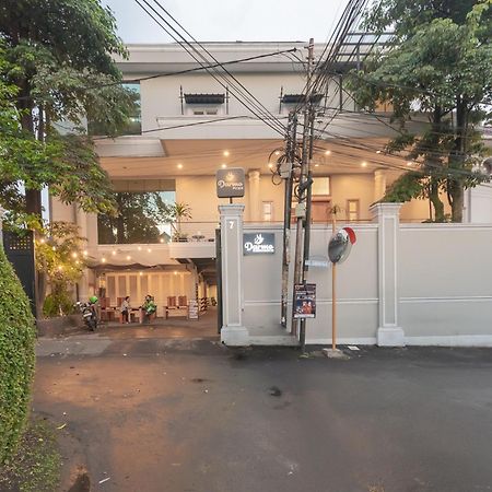Urbanview Darmo Residence Bandung Exterior foto