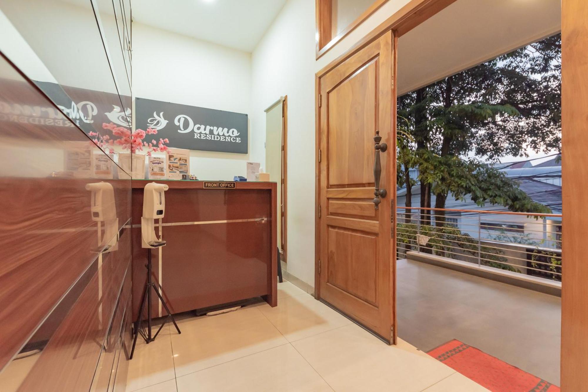 Urbanview Darmo Residence Bandung Exterior foto